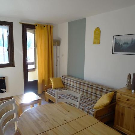 Appartement Au Coeur Du Village Avec Parking Prive 米茹 外观 照片