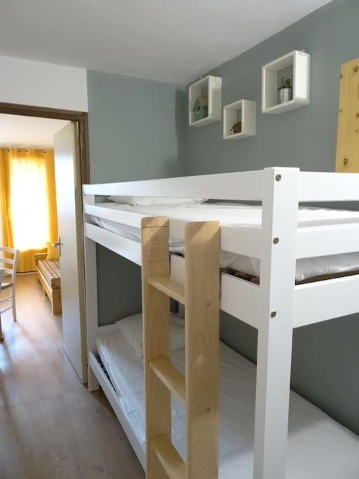 Appartement Au Coeur Du Village Avec Parking Prive 米茹 外观 照片